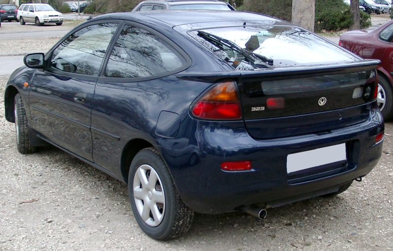 Illustration for article titled Horizontally-split rear windows on non-hybrids (photo heavy, content warning: Azteks, Murano CrossCab)